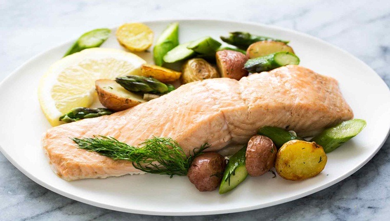 cá hồi nướng khoai tây